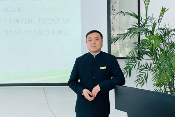 J9集团王旭峰授课