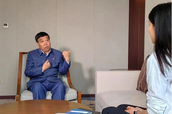 J9集团董事长李安平接受采访